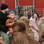 Dianas familj gillade vår kamelridning